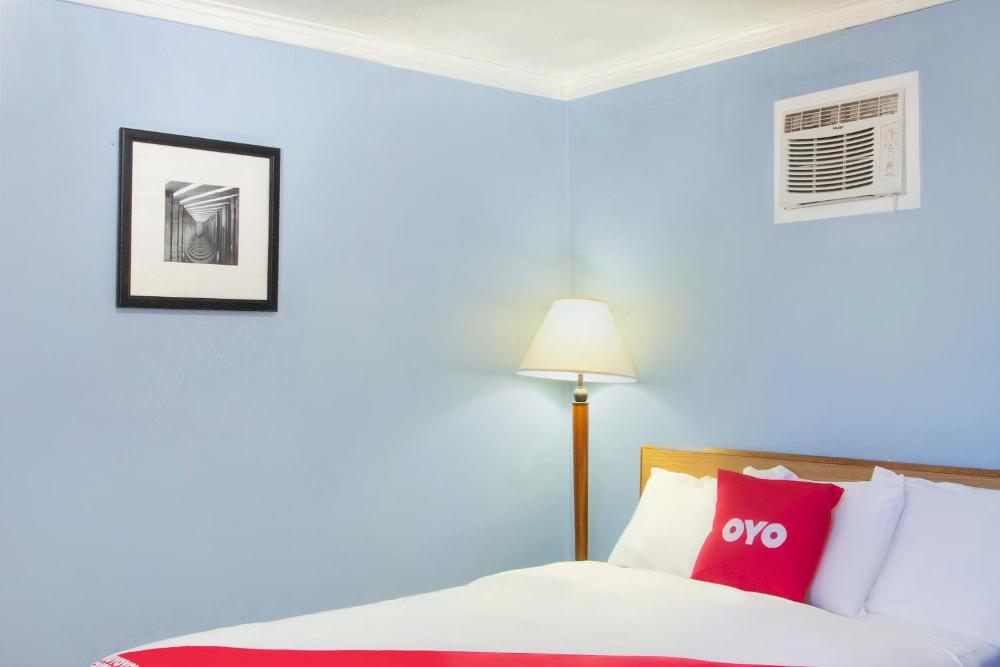 Full Bed interior